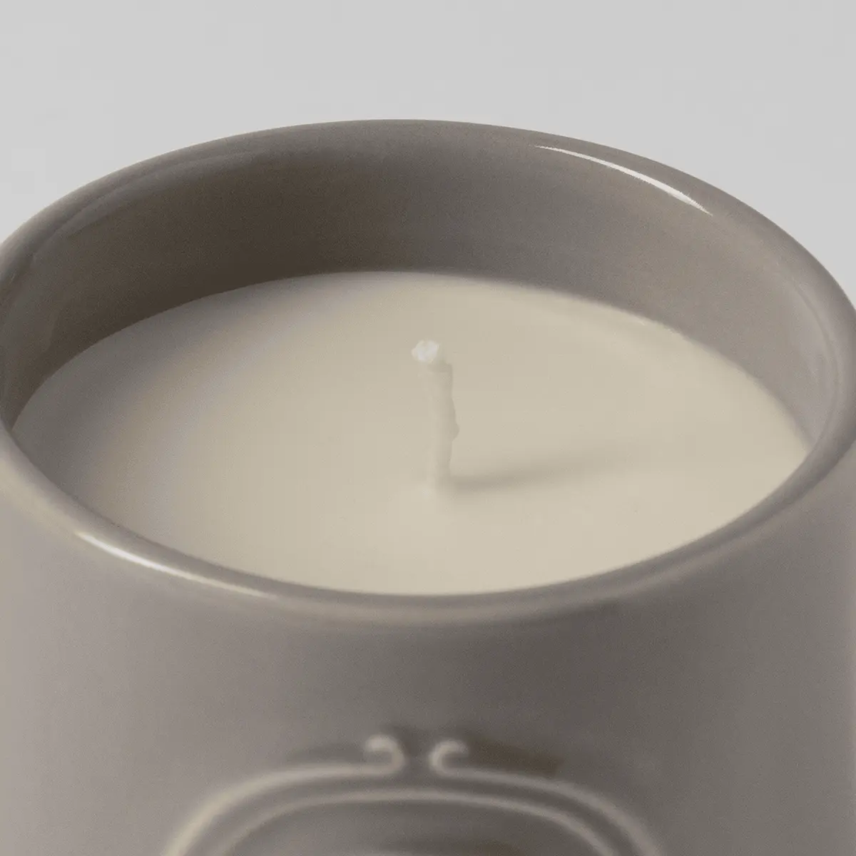 Cozy Vanilla Scented Candle photo 4