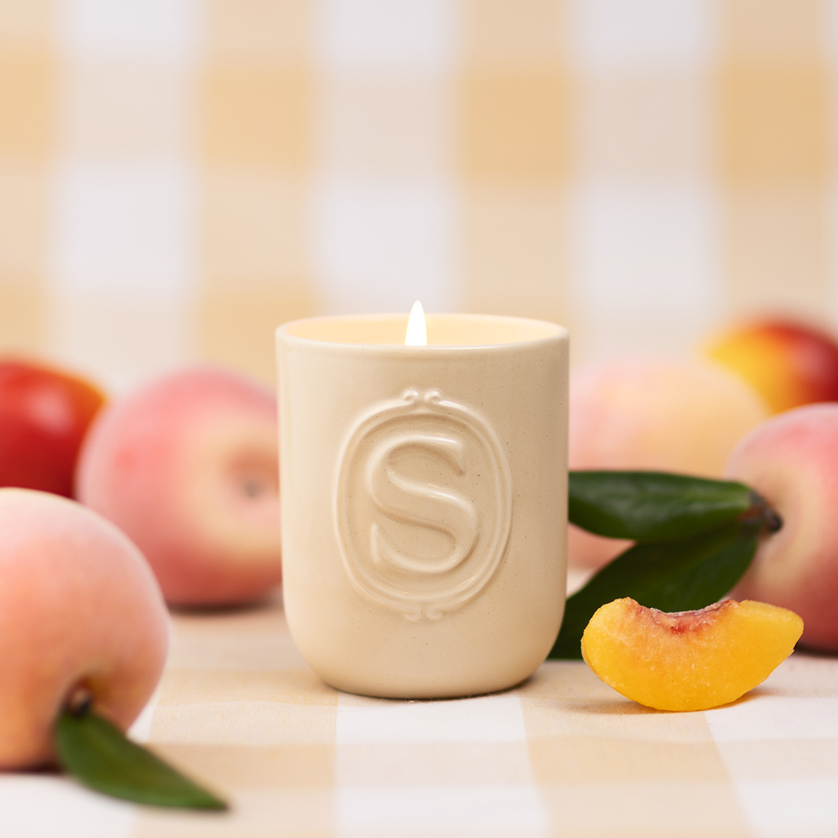 Sunlit Peach Scented Candle photo 3